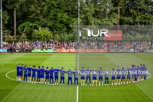 A minute of silence for Johan Neeskens takes place during the match training and press conference for the Netherlands on October 7, 2024, at...