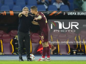 Ivan Juric head coach of Roma gives instructions to Gianluca Mancini centre-back of Roma and Italy during the UEFA Europa League 2024/25 Lea...