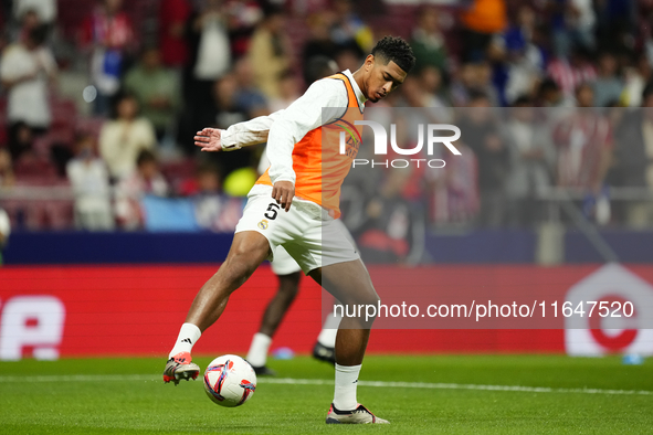 Jude Bellingham central midfield of Real Madrid and England during the warm-up before the LaLiga match between Atletico de Madrid and Real M...