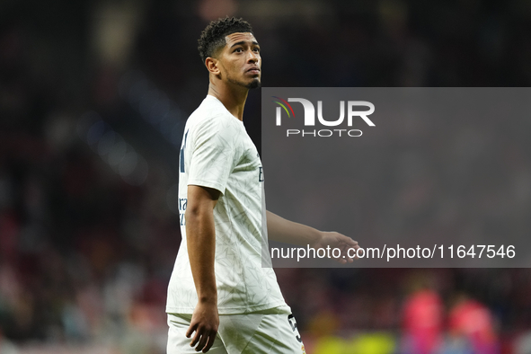 Jude Bellingham central midfield of Real Madrid and England during the warm-up before the LaLiga match between Atletico de Madrid and Real M...