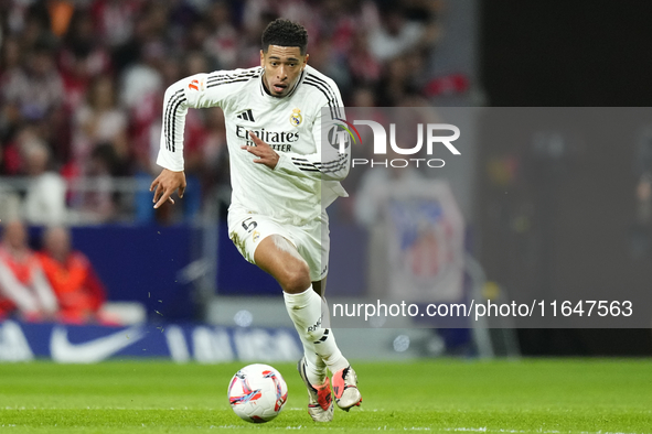 Jude Bellingham central midfield of Real Madrid and England during the LaLiga match between Atletico de Madrid and Real Madrid CF  at Estadi...