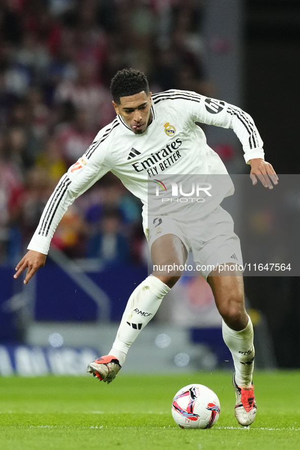 Jude Bellingham central midfield of Real Madrid and England during the LaLiga match between Atletico de Madrid and Real Madrid CF  at Estadi...