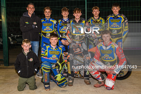 Sheffield/Scunthorpe Autocraft Cubs: Rear: (L to R) Team Manager Simon Lambert, Nathan Ablitt, Luke Harrison, Mickie Simpson, Ace Pijper, Ja...