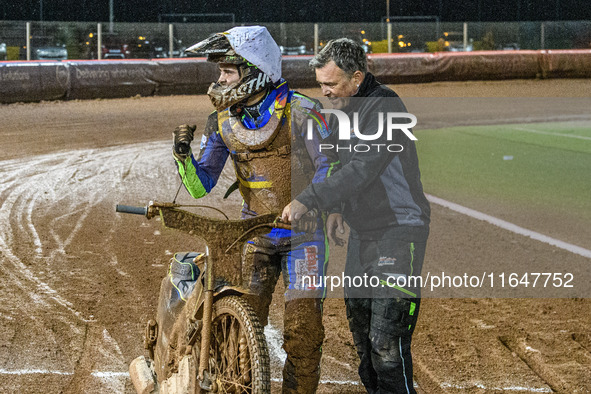 Nathan Ablitt of the Sheffield Cubs acknowledges the applause from the fans for his effort as his mechanic takes the bike during the WSRA Na...