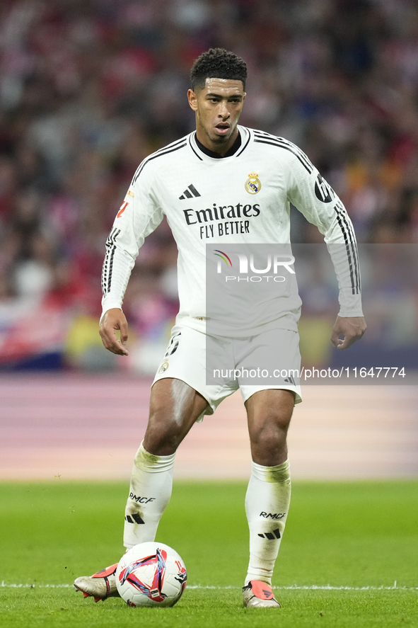 Jude Bellingham central midfield of Real Madrid and England during the LaLiga match between Atletico de Madrid and Real Madrid CF  at Estadi...