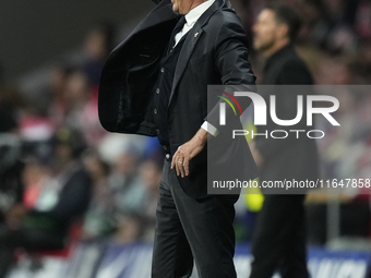 Carlo Ancelotti head coach of Real Madrid reacts during the LaLiga match between Atletico de Madrid and Real Madrid CF  at Estadio Civitas M...