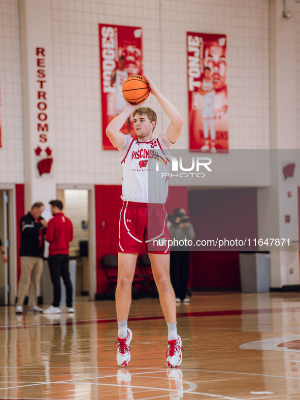 Wisconsin Badgers forward Steven Crowl #22 shoots a jumper during local media day at the Nicholas Johnson Pavilion in Madison, WI, on Octobe...