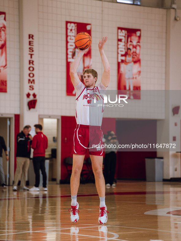 Wisconsin Badgers forward Steven Crowl #22 shoots a jumper during local media day at the Nicholas Johnson Pavilion in Madison, WI, on Octobe...