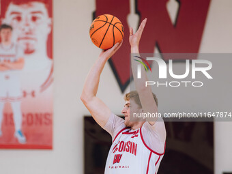 Wisconsin Badgers forward Steven Crowl #22 shoots a jumper during local media day at the Nicholas Johnson Pavilion in Madison, WI, on Octobe...