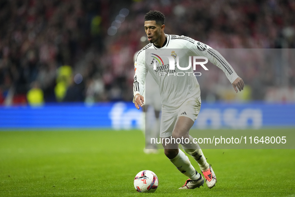 Jude Bellingham central midfield of Real Madrid and England during the LaLiga match between Atletico de Madrid and Real Madrid CF  at Estadi...