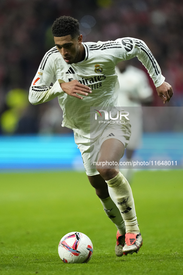 Jude Bellingham central midfield of Real Madrid and England during the LaLiga match between Atletico de Madrid and Real Madrid CF  at Estadi...