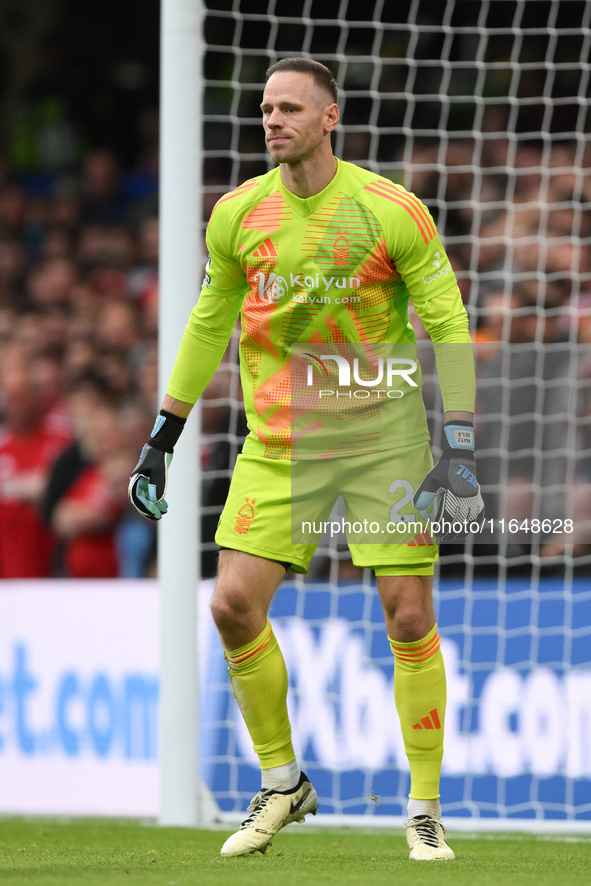 Matz Sels is the Nottingham Forest goalkeeper during the Premier League match between Chelsea and Nottingham Forest at Stamford Bridge in Lo...