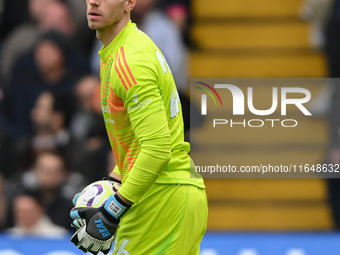 Matz Sels is the Nottingham Forest goalkeeper during the Premier League match between Chelsea and Nottingham Forest at Stamford Bridge in Lo...