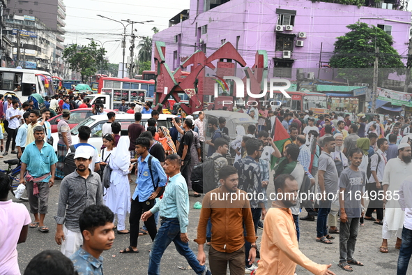 Students Are Blocking The Gulisthan Intersection During A Protest Demanding Trial For The Murder Of All The Martyrs Including The Martyred I...