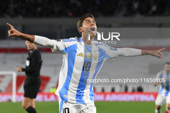 Paulo Dybala of Argentina celebrates his goal during a match between Argentina and Chile at Estadio Mas Monumental Antonio Vespucio Liberti...