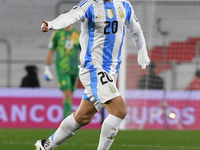 Alexis Mac Allister of Argentina participates in a match between Argentina and Chile at Estadio Mas Monumental Antonio Vespucio Liberti in B...