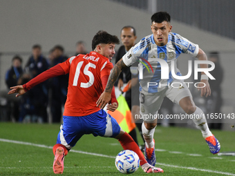 Lisandro Martinez of Argentina participates in a match between Argentina and Chile at Estadio Mas Monumental Antonio Vespucio Liberti in Bue...