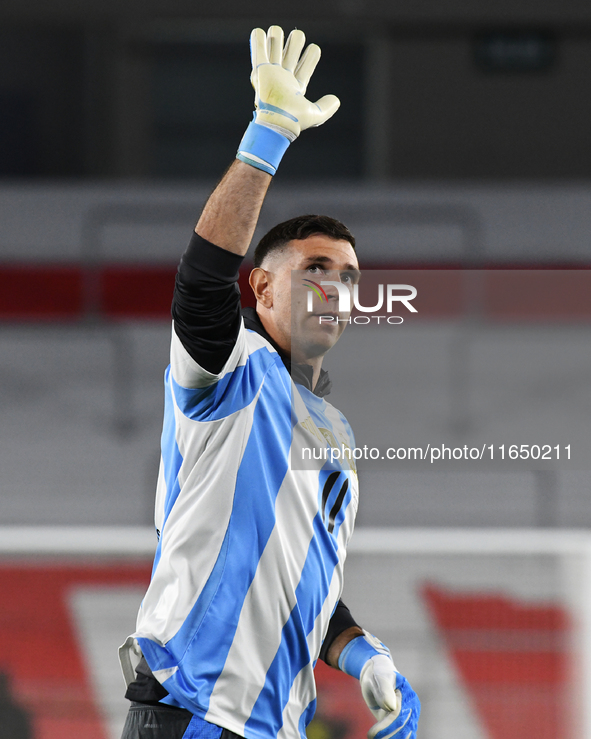 Emiliano Martinez of Argentina stands before a match between Argentina and Chile at Estadio Mas Monumental Antonio Vespucio Liberti in Bueno...