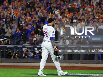 New York Mets starting pitcher Sean Manaea #59 leaves the game during the eighth inning in Game 3 of a baseball NL Division Series against t...