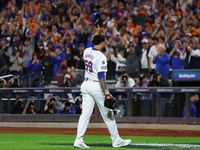 New York Mets starting pitcher Sean Manaea #59 leaves the game during the eighth inning in Game 3 of a baseball NL Division Series against t...