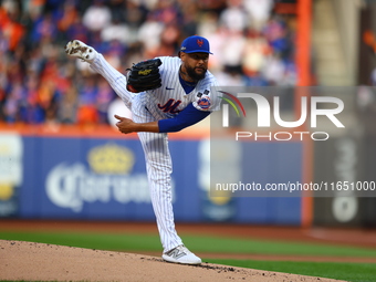 New York Mets starting pitcher Sean Manaea #59 throws during the first inning in Game 3 of a baseball NL Division Series against the Philade...