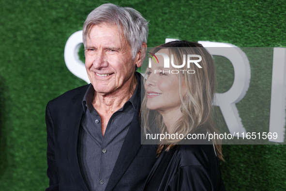 Harrison Ford and wife Calista Flockhart arrive at the World Premiere Of Apple TV+ Series' 'Shrinking' Season 2 held at the Pacific Design C...