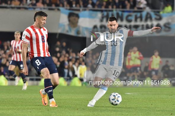 Lionel Messi of Argentina participates in a World Cup Qualifiers match between Argentina and Paraguay at Estadio Mas Monumental Antonio Vesp...