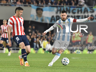 Lionel Messi of Argentina participates in a World Cup Qualifiers match between Argentina and Paraguay at Estadio Mas Monumental Antonio Vesp...