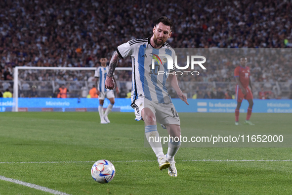 Lionel Messi of Argentina participates in an International Friendly match between Argentina and Panama at Estadio Mas Monumental Antonio Ves...