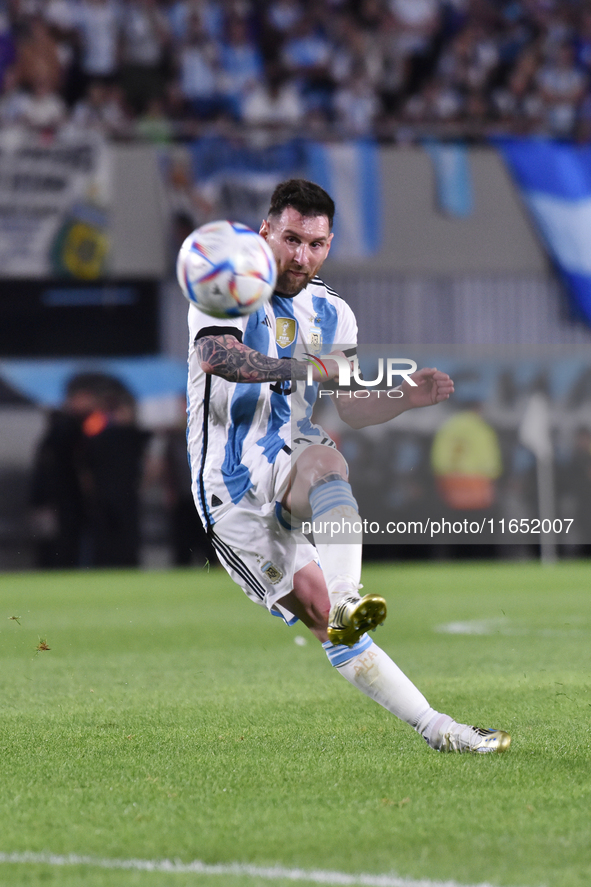 Lionel Messi of Argentina participates in an International Friendly match between Argentina and Panama at Estadio Mas Monumental Antonio Ves...