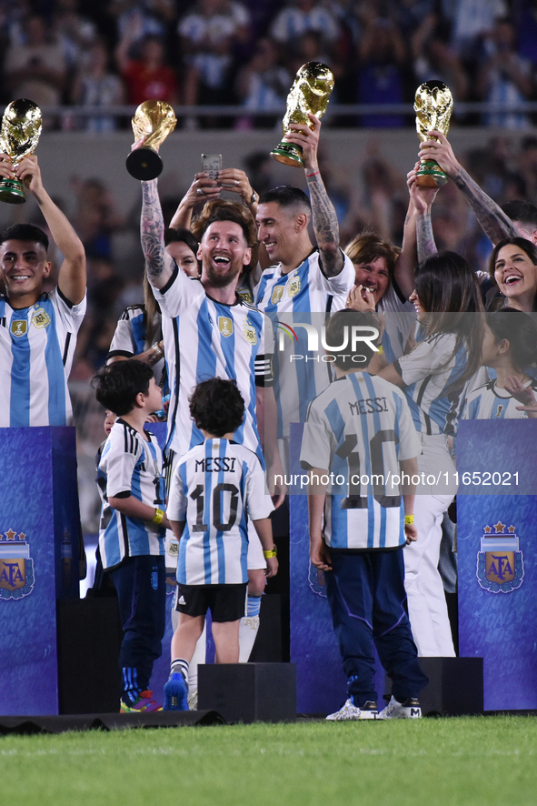 Lionel Messi and his teammates celebrate the World Champions title after an International Friendly match between Argentina and Panama at Est...