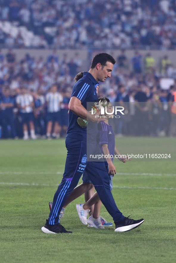 Lionel Scaloni, head coach of Argentina, celebrates the World Champions title after an International Friendly match between Argentina and Pa...