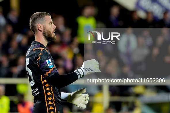 David De Gea of ACF Fiorentina looks on during the Serie A Enilive match between ACF Fiorentina and AC Milan at Stadio Artemio Franchi on Oc...