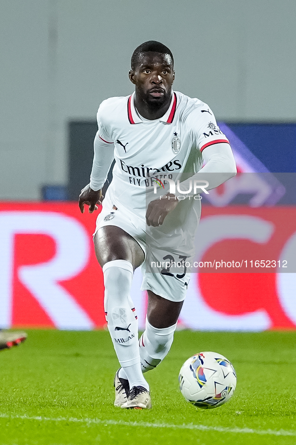 Fikayo Tomori of AC Milan during the Serie A Enilive match between ACF Fiorentina and AC Milan at Stadio Artemio Franchi on October 06, 2024...