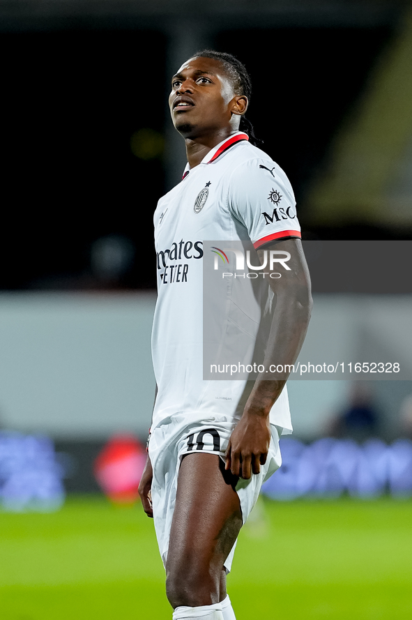 Rafael Leao of AC Milan looks on during the Serie A Enilive match between ACF Fiorentina and AC Milan at Stadio Artemio Franchi on October 0...