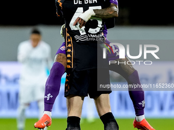 David De Gea of ACF Fiorentina celebrates with Dodo  after Albert Gudmundsson scored second goal during the Serie A Enilive match between AC...