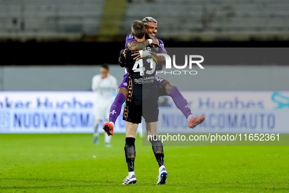 David De Gea of ACF Fiorentina celebrates with Dodo  after Albert Gudmundsson scored second goal during the Serie A Enilive match between AC...