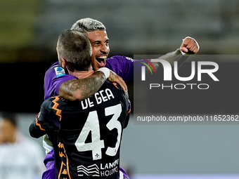 David De Gea of ACF Fiorentina celebrates with Dodo  after Albert Gudmundsson scored second goal during the Serie A Enilive match between AC...