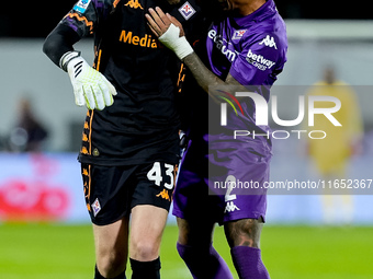 David De Gea of ACF Fiorentina celebrates with Dodo  after Albert Gudmundsson scored second goal during the Serie A Enilive match between AC...