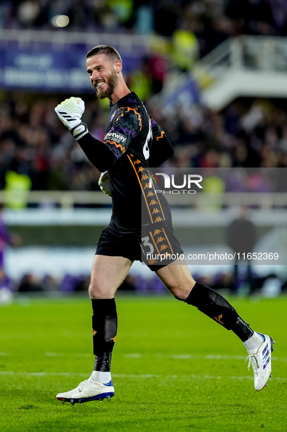 David De Gea of ACF Fiorentina celebrates after Albert Gudmundsson scored second goal during the Serie A Enilive match between ACF Fiorentin...