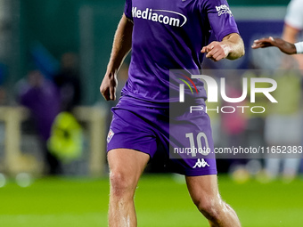 Albert Gudmundsson of ACF Fiorentina during the Serie A Enilive match between ACF Fiorentina and AC Milan at Stadio Artemio Franchi on Octob...