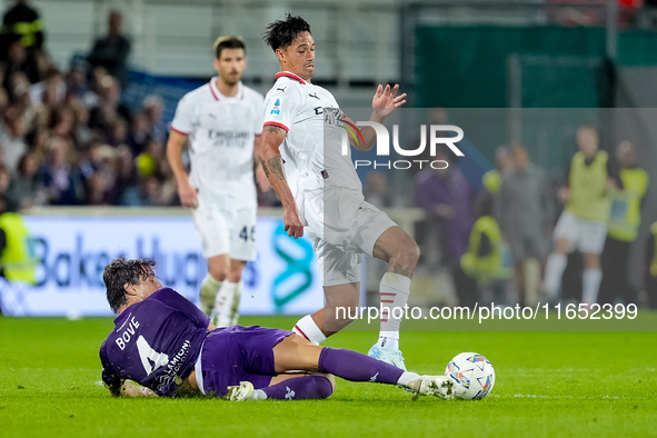 Edoardo Bove of ACF Fiorentina and Tijjani Reijnders of AC Milan compete for the ball during the Serie A Enilive match between ACF Fiorentin...