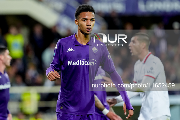 Amir Richardson of ACF Fiorentina looks on during the Serie A Enilive match between ACF Fiorentina and AC Milan at Stadio Artemio Franchi on...