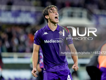 Edoardo Bove of ACF Fiorentina celebrates the victory during the Serie A Enilive match between ACF Fiorentina and AC Milan at Stadio Artemio...