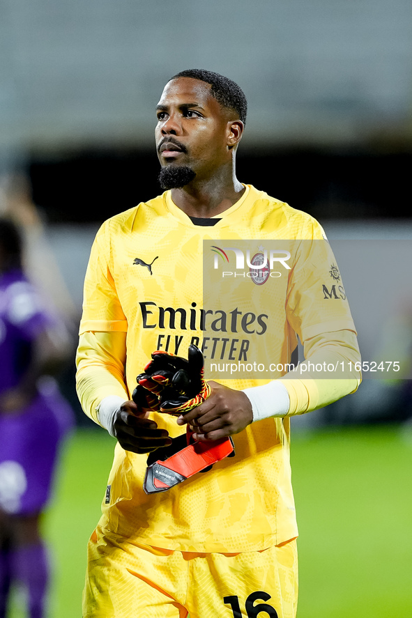 Mike Maignan of AC Milan looks on during the Serie A Enilive match between ACF Fiorentina and AC Milan at Stadio Artemio Franchi on October...