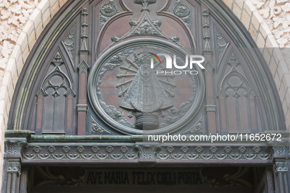 The Basilica of Lujan welcomes thousands of faithful from around the world who come to ask for or thank the Patroness of Argentina in Lujan,...