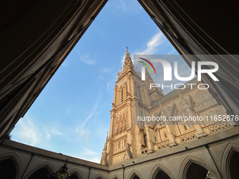 The Basilica of Lujan welcomes thousands of faithful from around the world who come to ask for or thank the Patroness of Argentina in Lujan,...