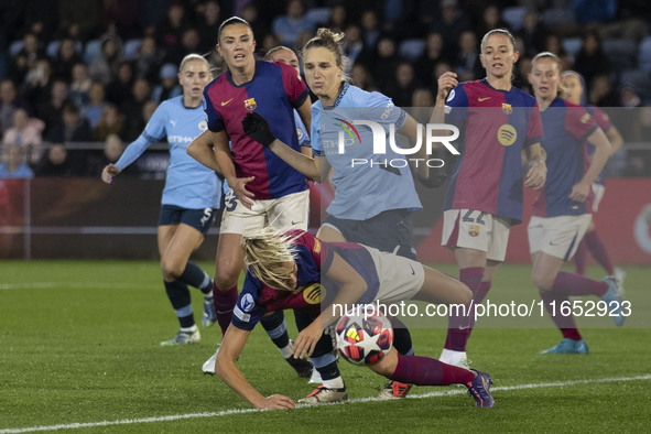 Vivianne Miedema #6 of Manchester City W.F.C. fouls the opponent during the UEFA Women's Champions League Group D match between Manchester C...