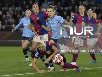 Vivianne Miedema #6 of Manchester City W.F.C. fouls the opponent during the UEFA Women's Champions League Group D match between Manchester C...