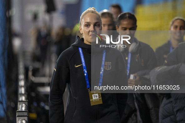 Ellie Roebuck #25 (GK) of FC Barcelona participates in the UEFA Women's Champions League Group D match between Manchester City and FC Barcel...